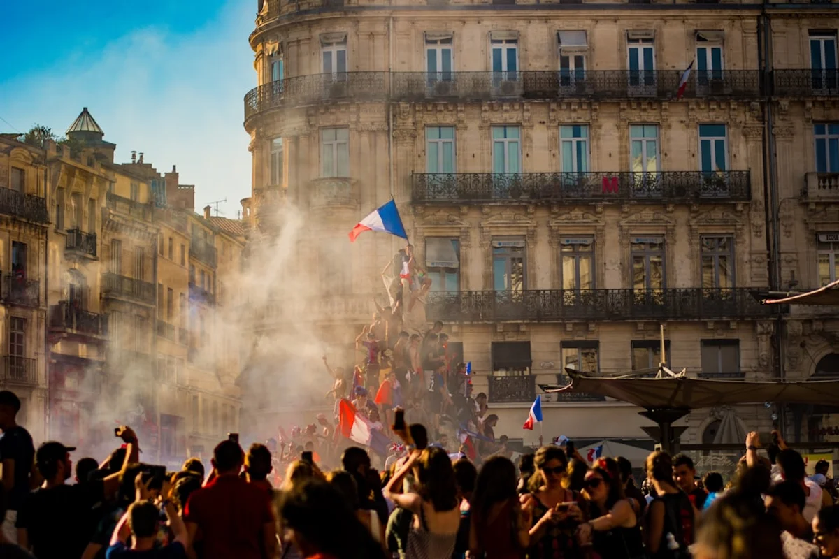 Montpellier ou Nîmes : quelle ville choisir pour un week-end culturel et festif en été 2026